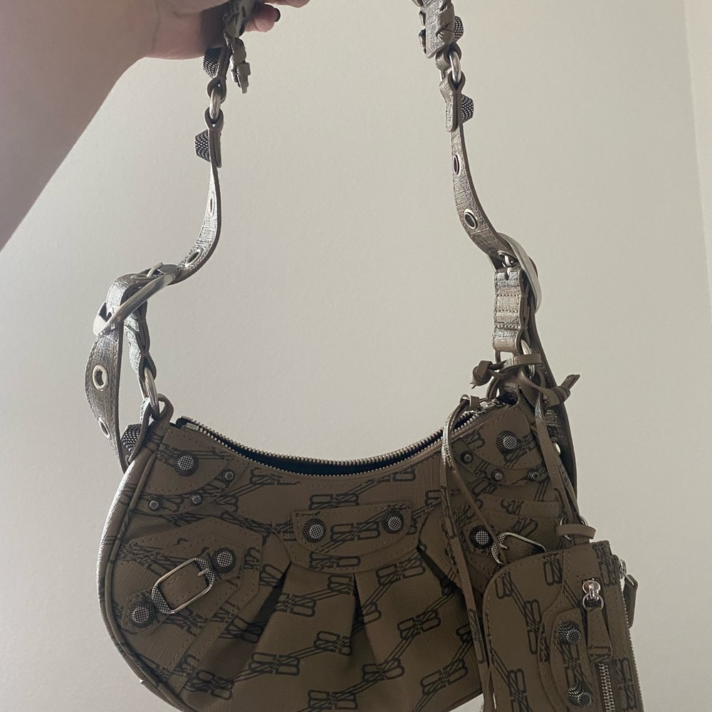 BALENCIAGA Extra Small Le Cagole Shoulder Bag